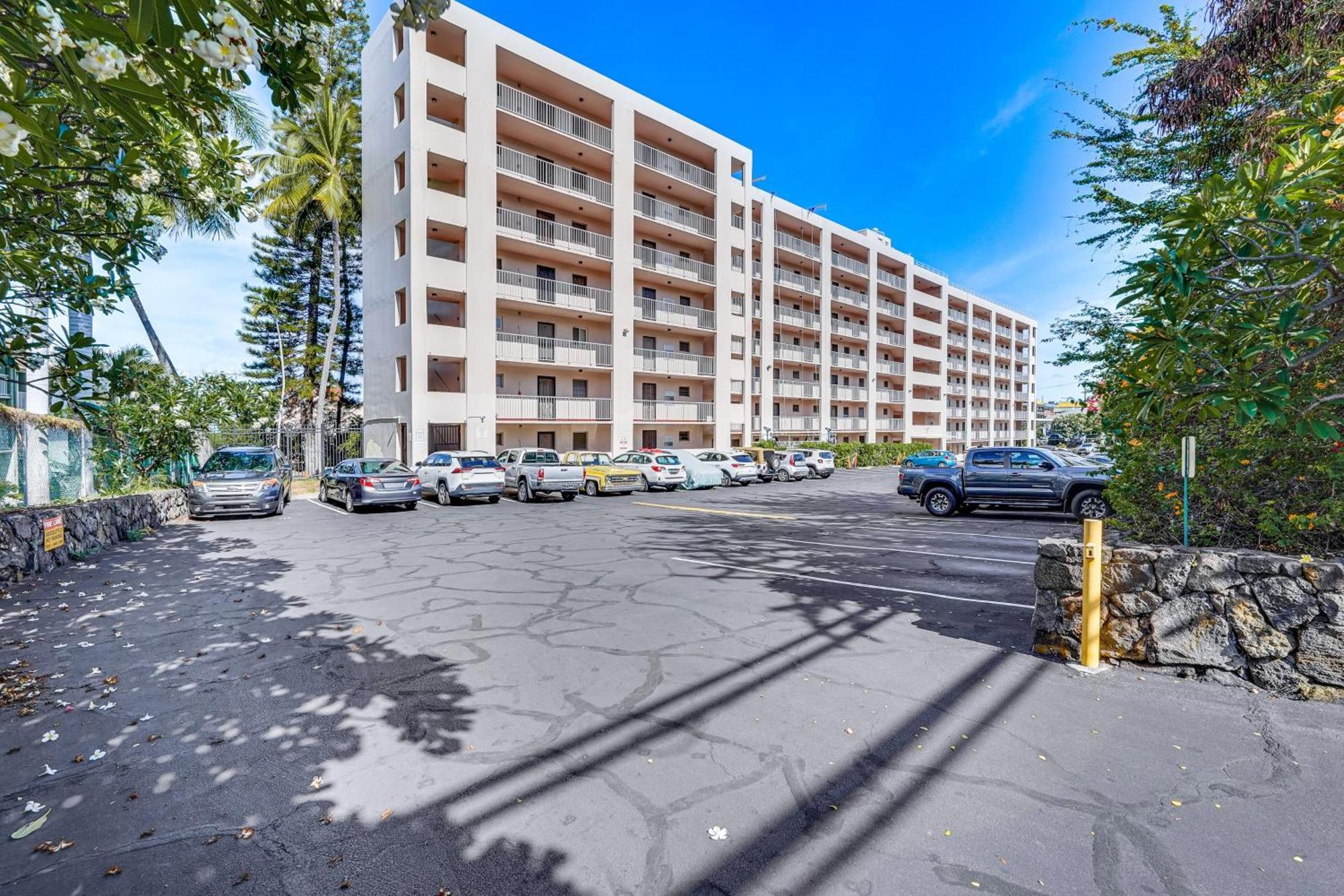 Kailua-Kona Condo With Balcony Walk To The Beach! Екстериор снимка